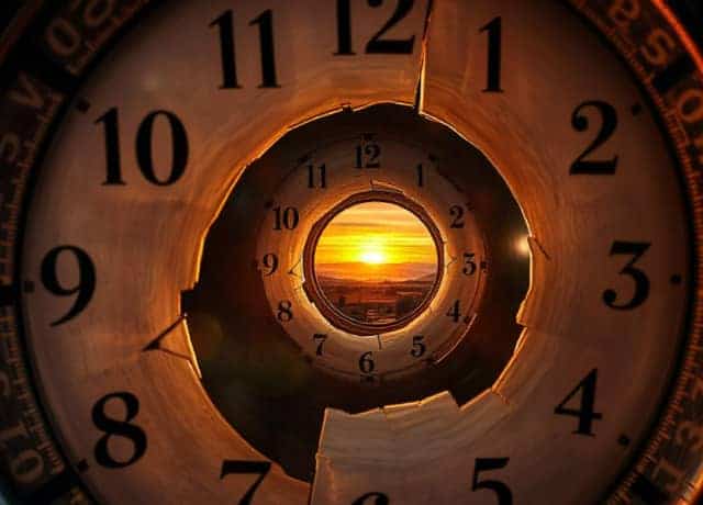 Exploring Time Loops with Lori Williams (Episode 107).